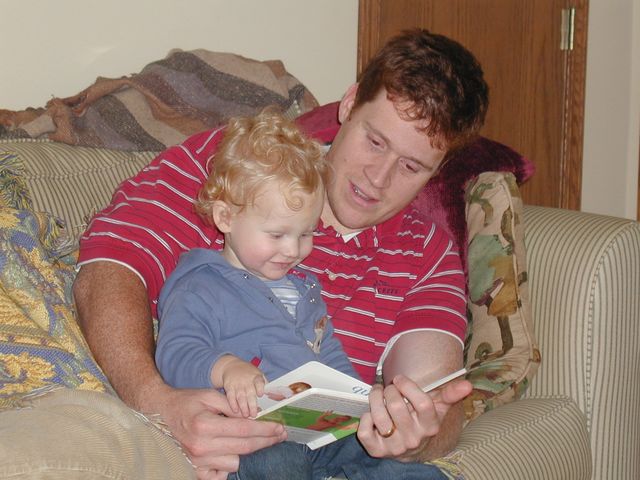 readingwithdad.jpg